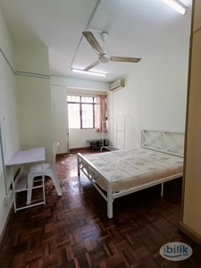 Master bedroom Room For Rent At Bandar Utama BU11