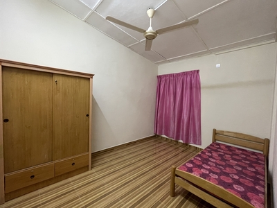 Master Single Room at Taman Meru 2B