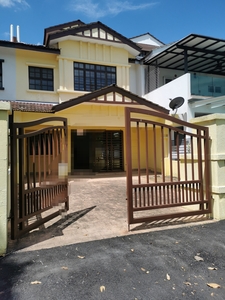 Puteri 6, 2 Storey House For Sale