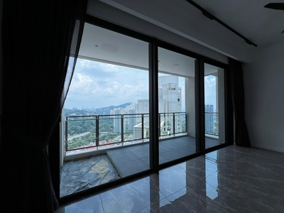 Brand new, high floor unit for rent