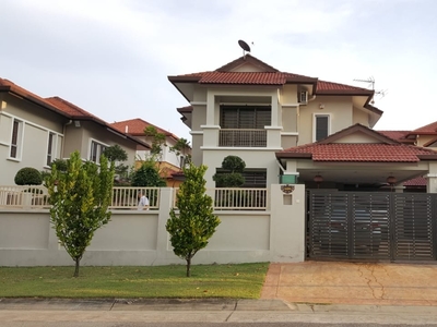 Ready to move in to double storey semi-detached in gated guarded in Acacia, Seremban - fully furnished
