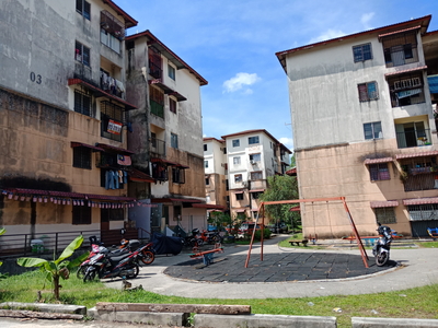 Seri Kembangan, Apartment Flat Sri Indah Lestari Perdana Putra Permai Near Bukit Puchong