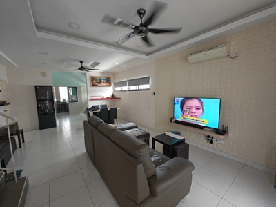 Taman Pulai Hijauan Double Storey Terrace House End Lot Partially Furnished