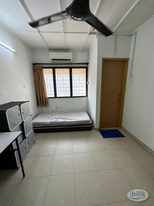 ‍♀️ ‍♀️To SS15 LRT Middle Room Attach Private Bathroom at SS15, Subang Jaya