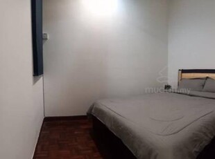 Nice & Clean (Male Tenant) Middle Room @ Bukit Jelutong Shah Alam