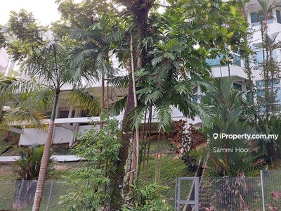 Bungalow with exceptional view of Damansara City