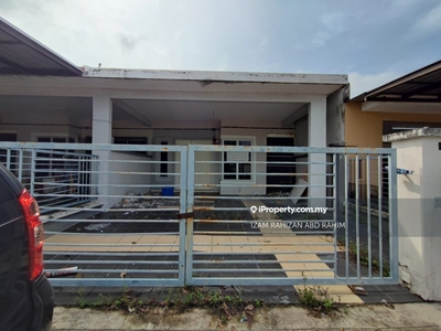 Open Facing Single Storey Terrace @ Taman Sri Impian, Kluang For Sale