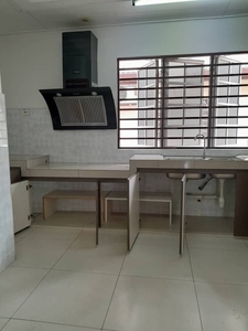 Bandar Kinrara 4 Double Storey House 4 Bedrooms for RENT RM2900