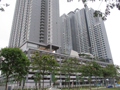 Luxury 4 rooms Condo LakePark Residence @ KL North Selayang Kuala Lumpur For Sale