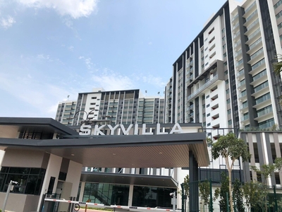 Partially Furnished 3 Rooms Condo Skyvilla D'Island Residence @ Puchong For Sale