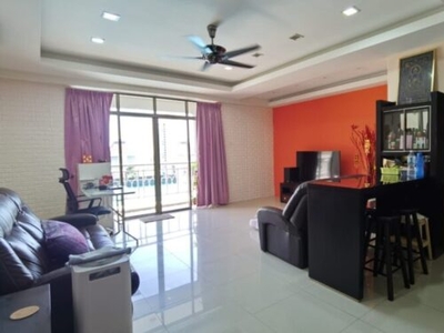 Fully furnished and renovated condo in the town area