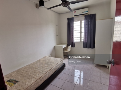 Fully furnished move in condition next to Help University Subang 2