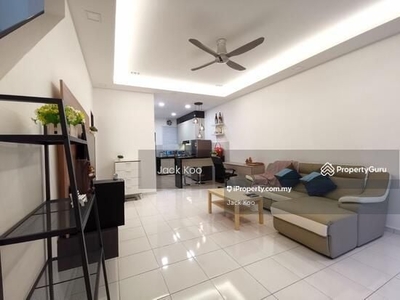 Renovated Fully Furnished. Near and fast access to 2nd Link and Tuas.
