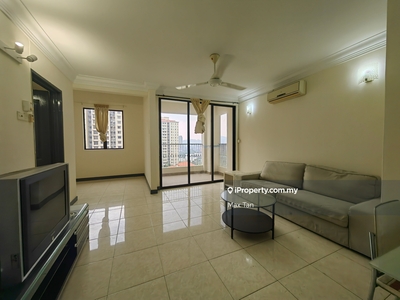 Semi Furnished Golf View Unit for Sell (2 Car Parks)