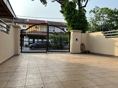 3 min walking distance to MRT station, time and cost saving, fully renovated and extended 2 storey house for sale