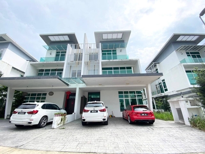 3 Storey Semi Detached Garden Residence (CLOVER TYPE), Cyberjaya (FULLY RENO + WELL MAINTAINED + GATED GUARDED)