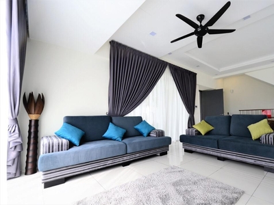 3.5 Storey Villa For Sale in Puchong Elevia - NICE