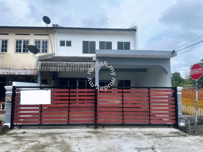 Double Storey Terrace House (Go Kluang Mall 3 Mins) In Kluang