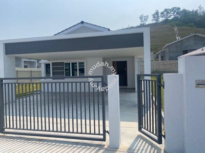 GATED & GUARDED!! FREE SPA!!Single Storey Bungalow