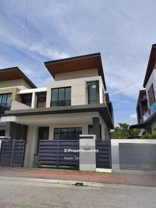 Karen) 2 1/2 storey Semi D luxury house at Pasir putih pengkalan