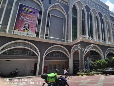Low price Retail Dataran Pahlawan Shopping mega Mall Melaka Raya