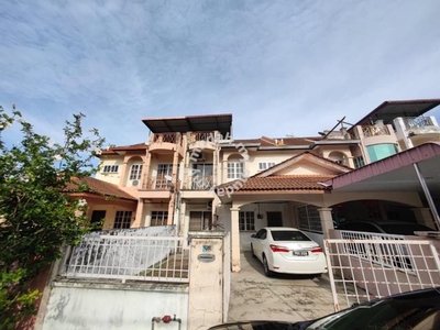 Partially Furnished 2.5 Storey Terrace At Lagenda Height For Rent
