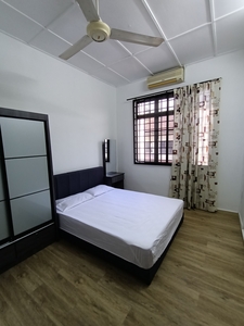 Taman Bukit Indah Female Room for rent