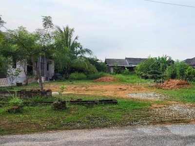 Tanah Lot Banglo yang besar di Bukit Berangan, K. Nerus, Terengganu