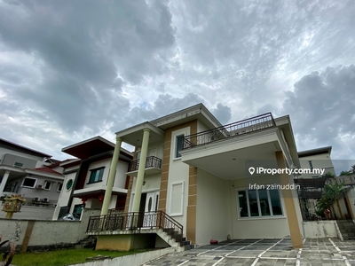 Double Storey Bungalow with Huge Land Area