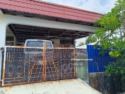 Single storey terrace end lot in Senawang below rm300,000 for sale
