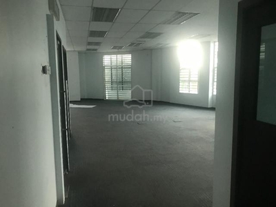 1st floor full furnish retail/office in Kamunting main road to rent