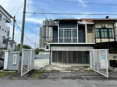 2799 sf, CORNER UNIT Double Storey Terrace for Sale in Taman Puncak Saujana Kajang