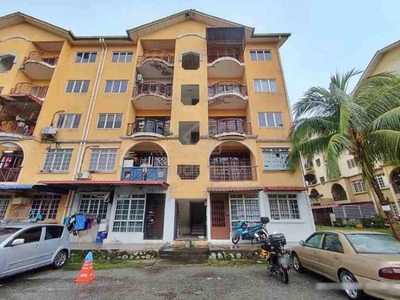 3 Bedroom Apartment, Corner Lot, Medium Cost in Taman D' Menara