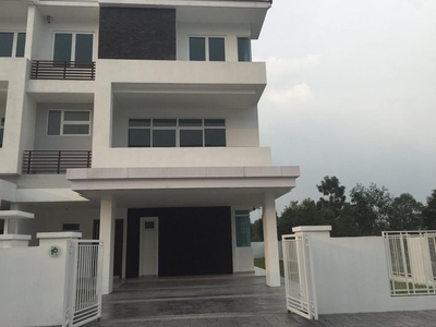 3 Storey Corner Superlink Lagenda Waterfront Homes, Bukit Jelutong