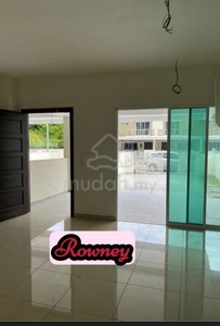 3 Storey new House in Batu Maung For Sale