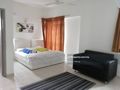 Big Master Bedroom For Only Female Next To LRT Asia Jaya