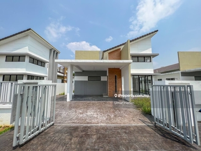 Brand new completed Bungalow unit. Low deposit.