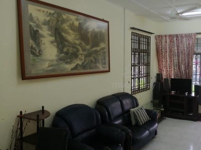Bukit Indah Middle Room