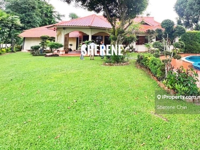 Bungalow house with big land for Sale at Jalan Scotland.