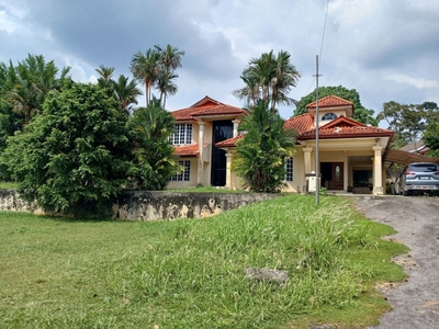 BUNGALOW WITH HUGE LAND FOR SALE
