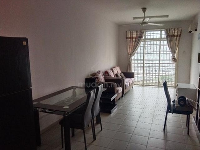 Corner lot Nice Full funirshed 3 bedrooms lake view for rent