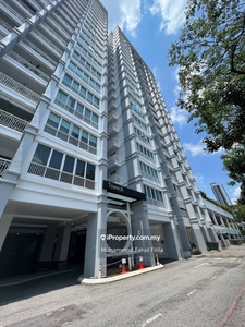 Duplex Mutiara Upper East Condominium