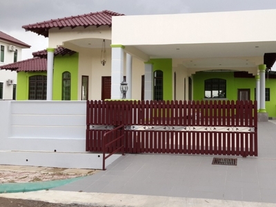 For rent | Banglo 1 tingkat, Ozana Villa, Bukit Katil (partial furnished)