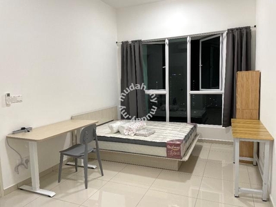 Fully Furnished Master Room with Carpark at Imperial Residences