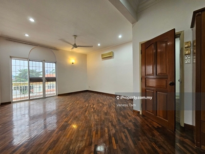 High and windy area 2.5sty semi-D Gated guarded Freehold. Focus Cheras