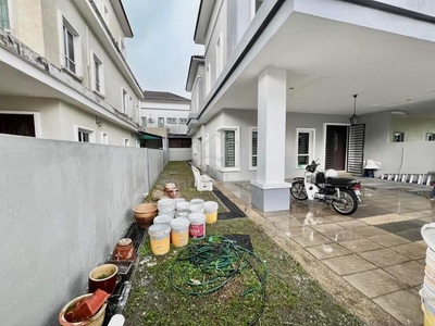 Ipoh Fairpark partial furnished double storey semi-d house for rent