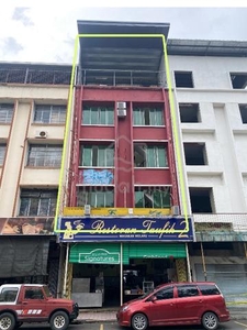 Kampung Air 3+1 storey for rent