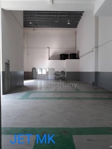 Kaw Perindustrian Kemuning Sek 32 Factory Warehouse 7426sf Height 30ft