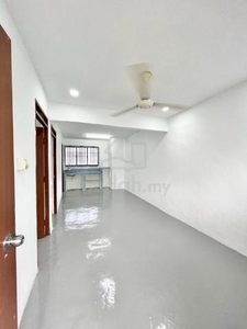 Low Cost Flat Tun Aminah Freehold Full loan Good Condition Renovated