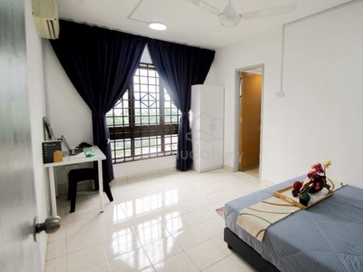 Master Bed room in Kulim Utama
